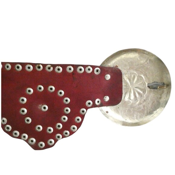 Studded wide leather Concha belt M L scallop edge